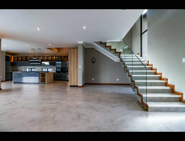 5 BEDROOM HOUSE FOR SALE IN COPPERLEAF ESTATE